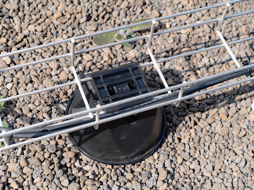 Plugin mesh cable tray adapter for 165 MBG roof cable holders OBO